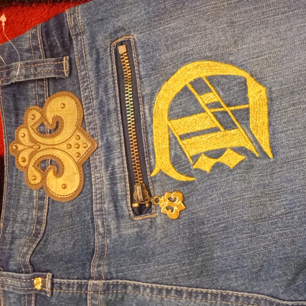 Dereon Jeans - Picture 14 of 16